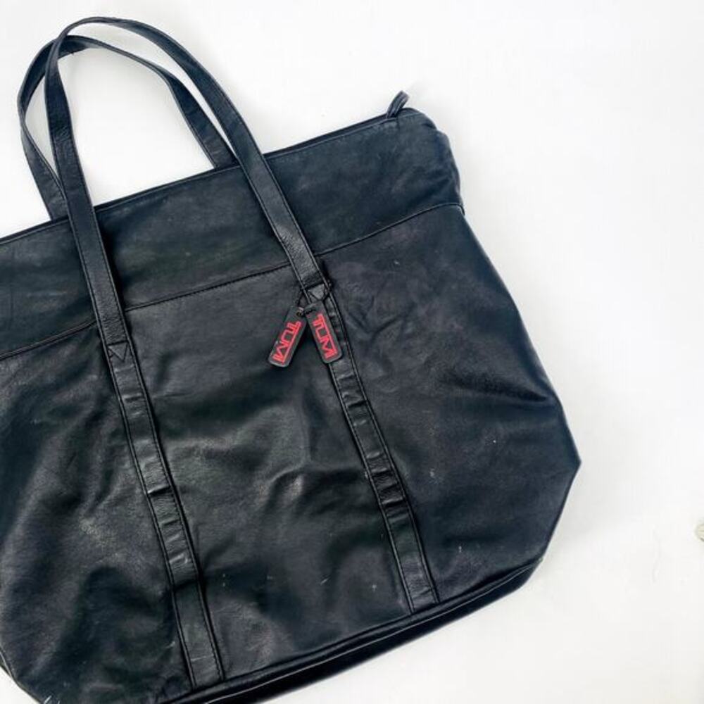🛍️ Tumi‎ XL black leather tote bag